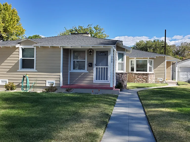 132 Moffett Dr — Photo 1