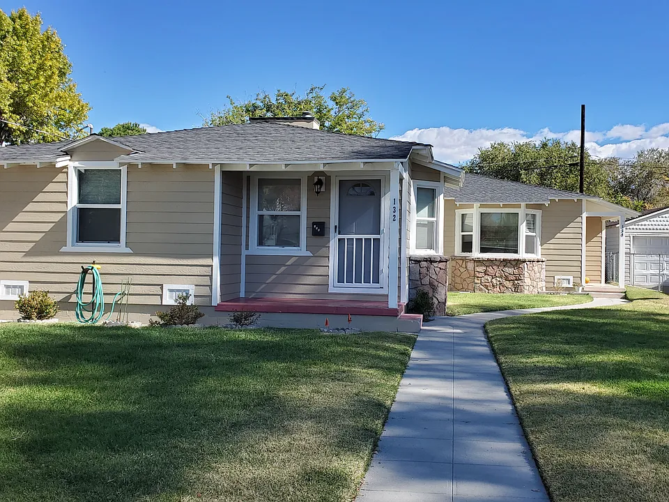 132 Moffett Dr