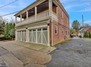 130 Flower Ln, Wyomissing, PA 19610