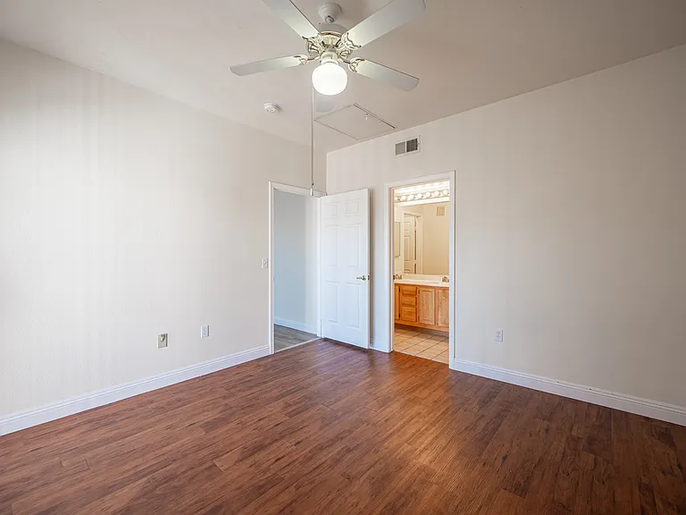 8555 W Russell Rd #2062-1 — Photo 34