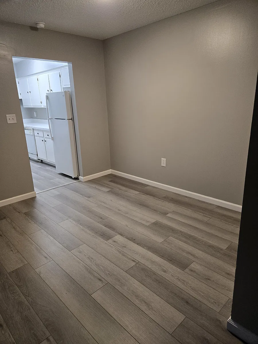 Building Photo - 750 Maple St #11A