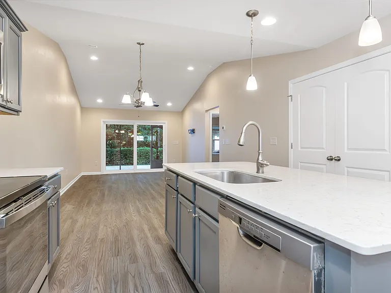 132 Machrie Loop #B — Photo 9