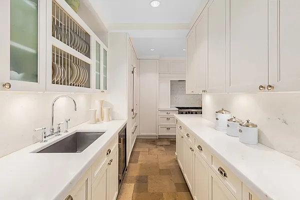 Sold by Douglas Elliman | media 14