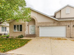 2450 Madison Square Dr S, Fargo, ND 58104