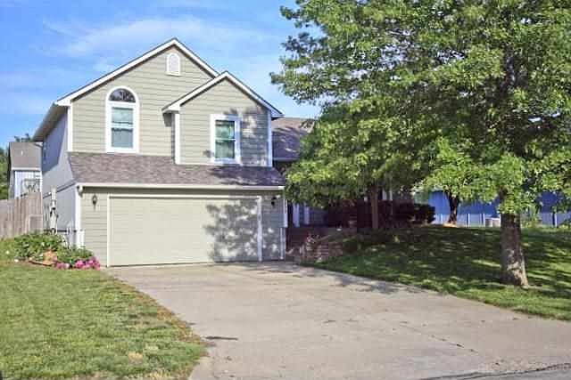 2832 Kensington Rd Lawrence, KS listing photo #1