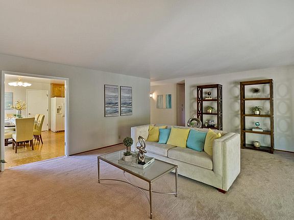 3rd image of 7521 Rainbow Dr