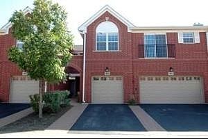 3rd image of 983 Kensington Dr #9-B1