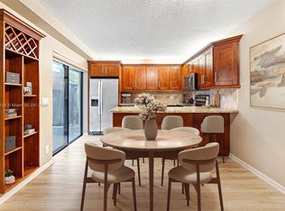 9905 NW 6th Pl, Plantation, FL 33324