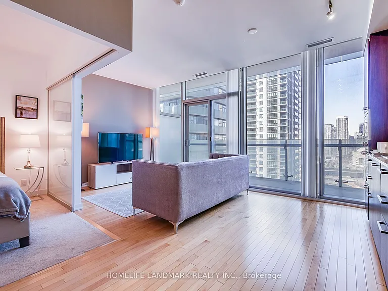 14 York St #1807 — Photo 8