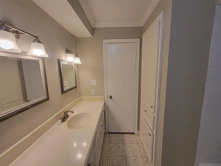 4015 Chapel Square Dr — Photo 21