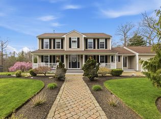 73 Regent Ct, Swansea, MA 02777