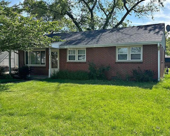 2208 N Ball Ave — Photo 5