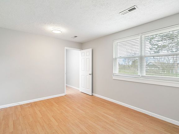 2nd image of 5712 Walden Woods Ct