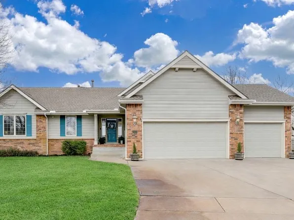 1020 W Cottonwood Dr, Valley Center, KS 67147