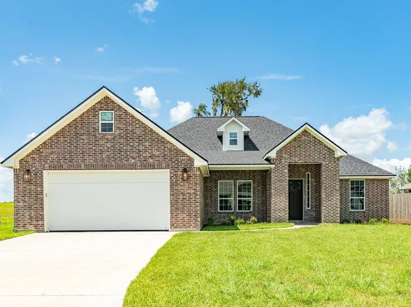 2138 Twin Lakes Blvd, West Columbia, TX 77486