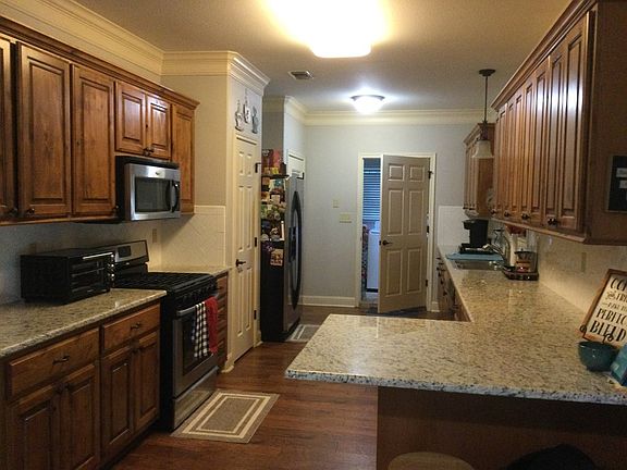 5th image of 601 Mr Henrys Dr
