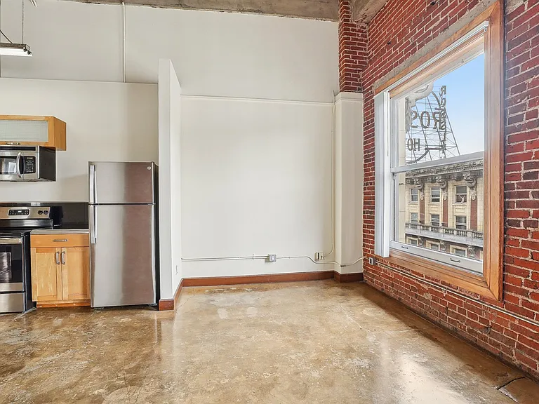 451 S Main St — Photo 11