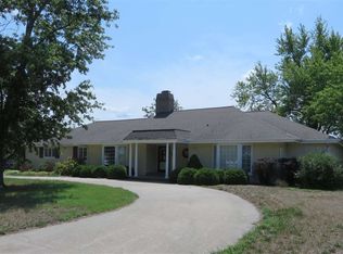 265 Fairway Dr, Council Grove, KS 66846