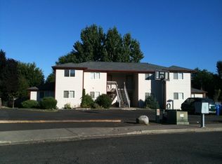 589 Van Wey Cir APT C, Eagle Point, OR 97524