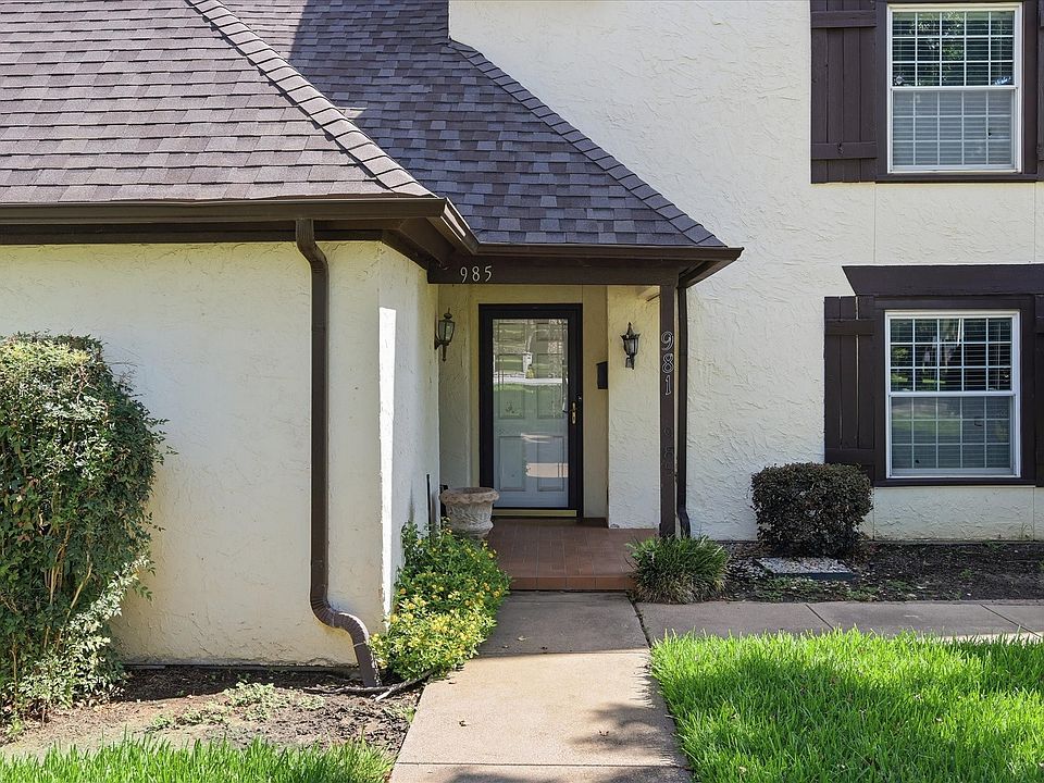 1st image of 981 Chateau Valee Cir