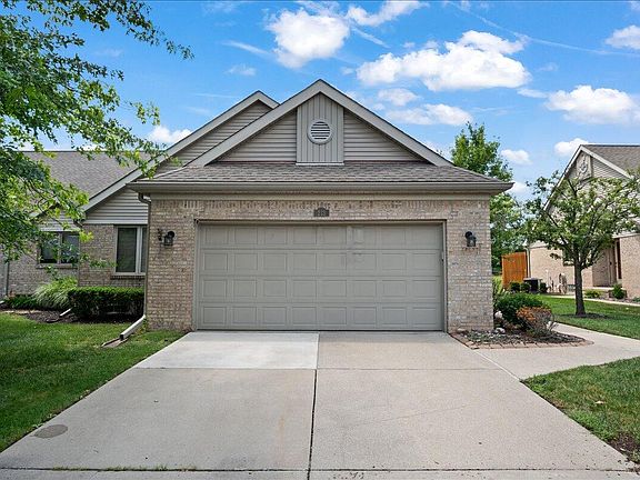 2nd image of 213 Edington Cir