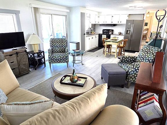 3rd image of 3038 Bay Aristocrat Dr