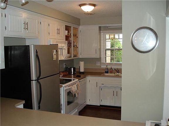 4th image of 308 Kingswood Ct