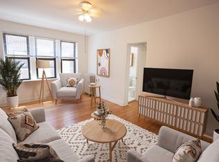 Ellis Court, Chicago, IL 60615