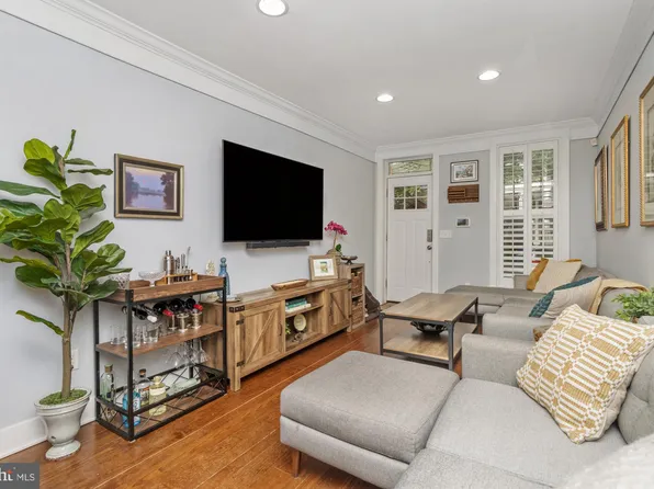 217 E Cross St, Baltimore, MD 21230