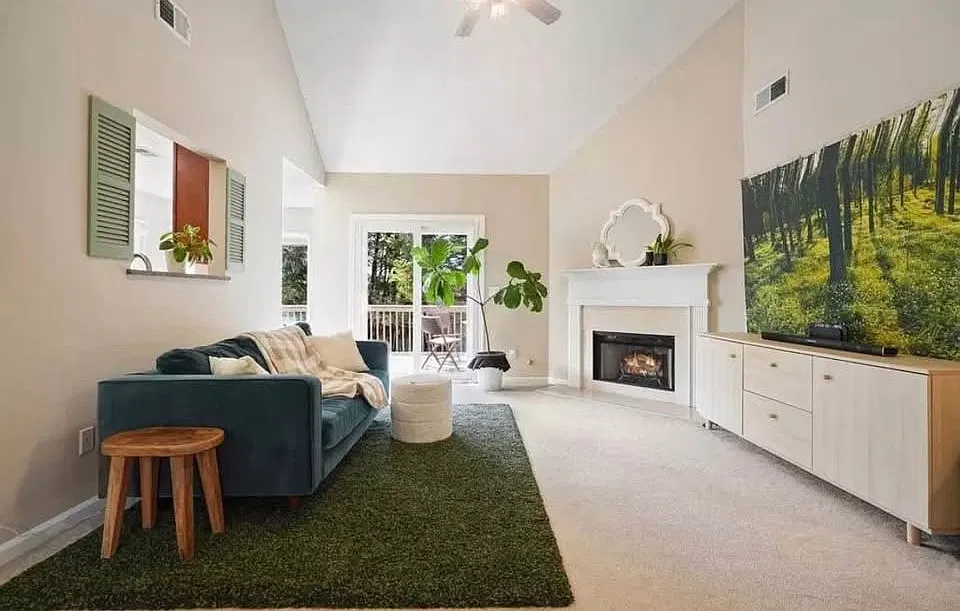4 bed, 1857 sqft, $2,700 — Photo 2