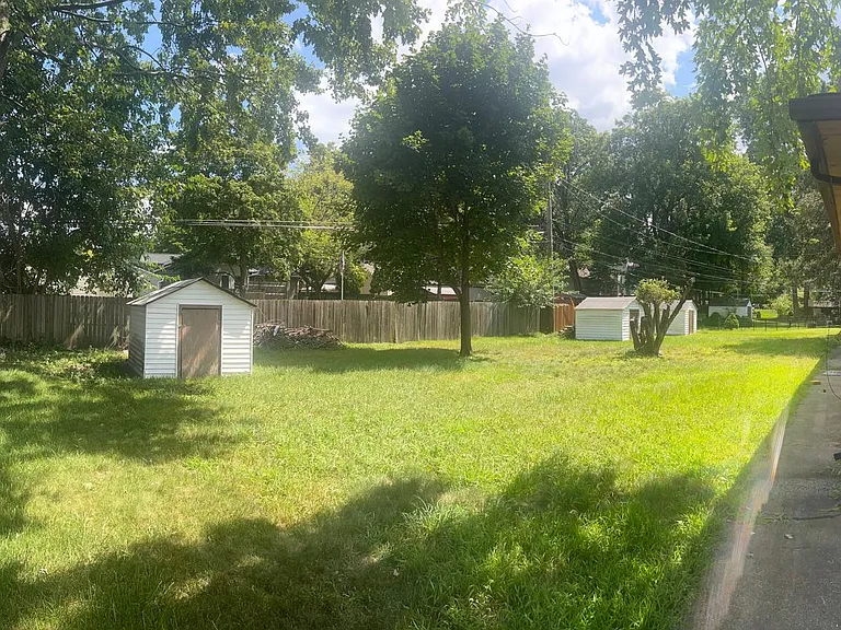1774 N Carlson St — Photo 11