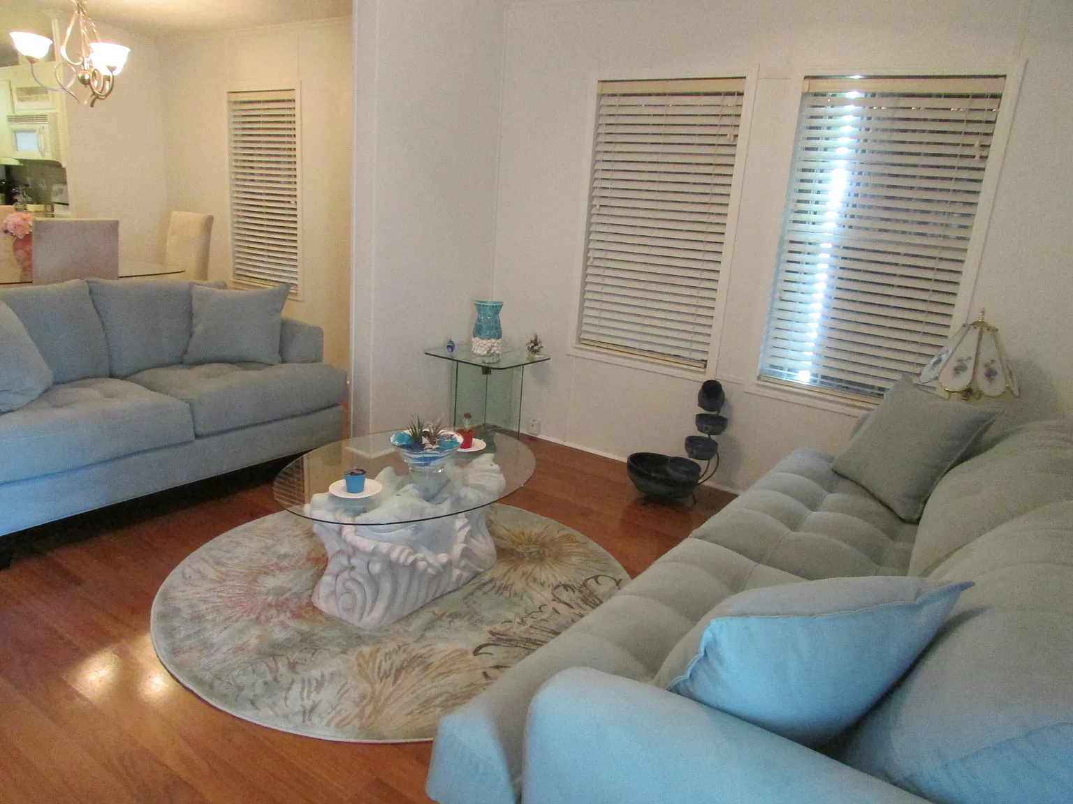 3 bed, 2.0 bath, 1233 sqft, $3,000 — Photo 4