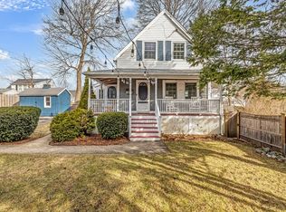 370 Grove St, Melrose, MA 02176