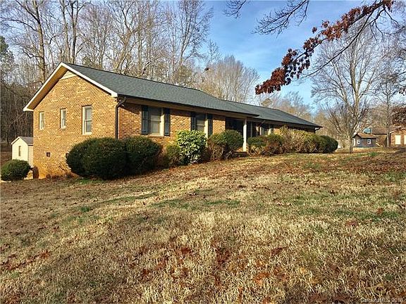 4th image of 134 Pinecroft Ct