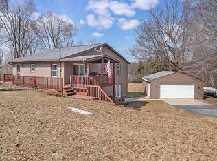 2989 11 Mile Rd NE, Rockford, MI 49341