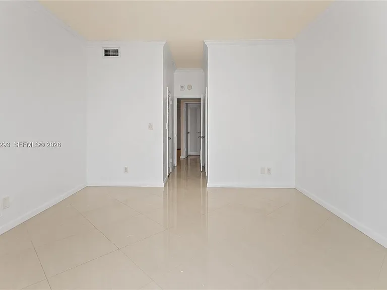 19390 Collins Ave #17 — Photo 25