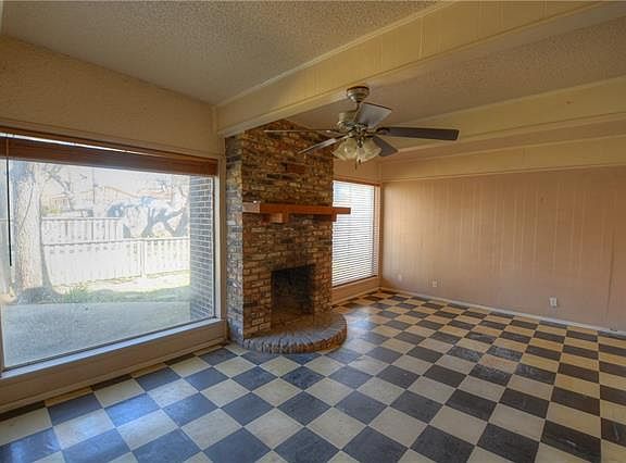 3rd image of 1810 Mary Dr