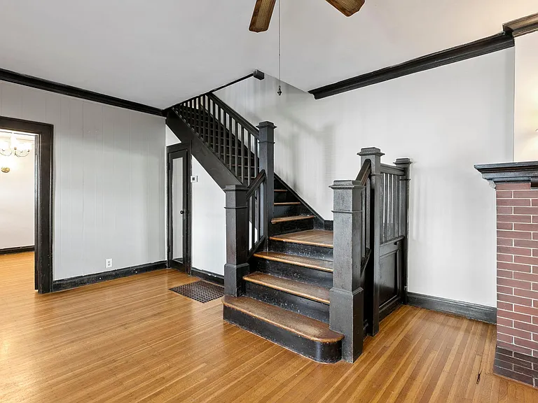 5607 Broadway St — Photo 9