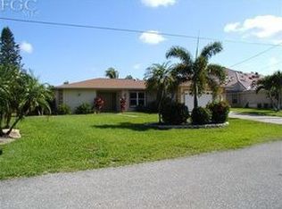 1927 SE 32nd Ter, Cape Coral, FL 33904