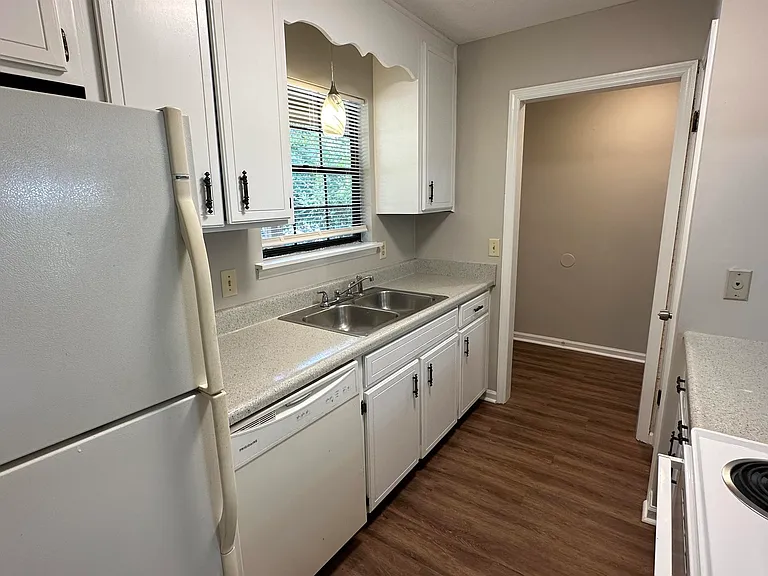 2496 Southwood Plantation Rd #A — Photo 5