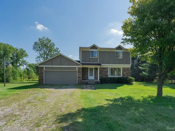 57320 Schoenherr Rd, Washington, MI 48094