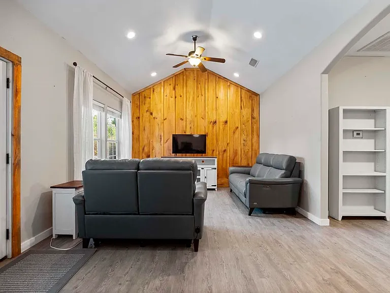 141 Arroyo Ln — Photo 7