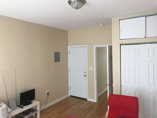 Rented by Wyckoff Realty | media 15