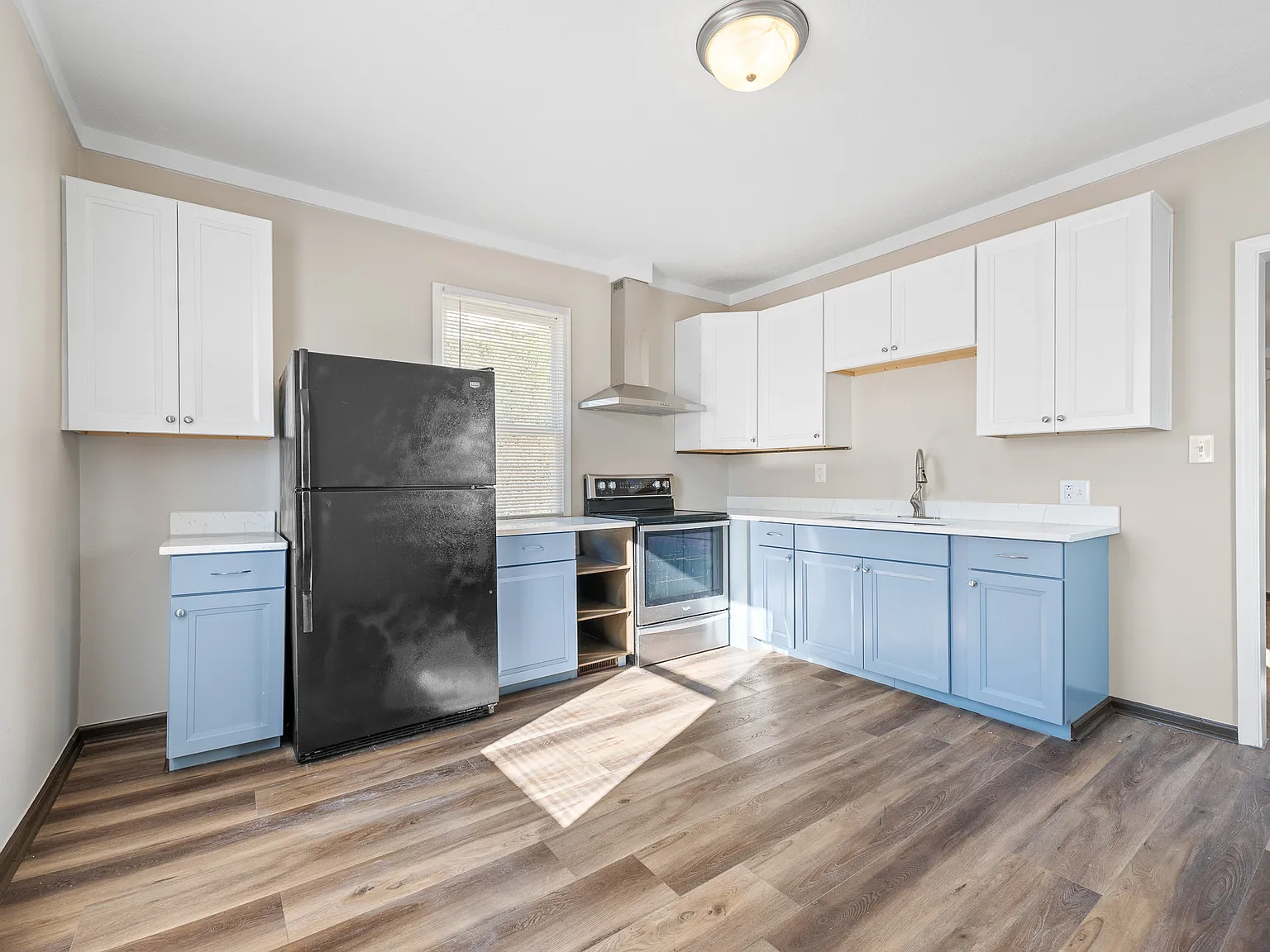 1015 Cabell Street - 1 — Photo 4