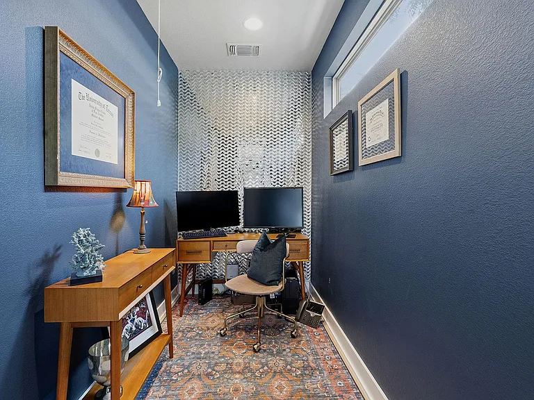 1000 Ellingson Ln #1 — Photo 26