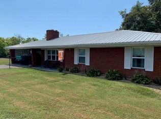621 Goose Creek Rd, Dandridge, TN 37725