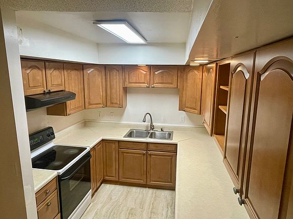 3rd image of 4011 Widgeon Way