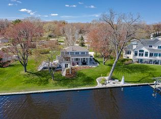 324 S 8th Ave, Fruitport, MI