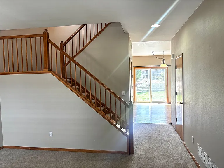 10318 Ravenswood Ln — Photo 4