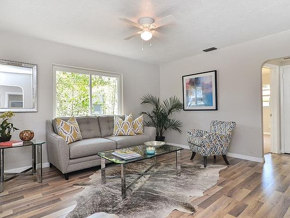 4th image of 3111 S Manhattan Ave